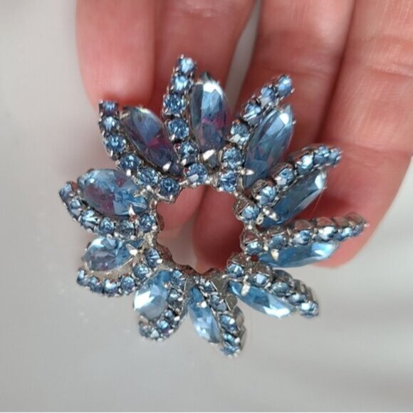 Vintage Retro 50s 60s Gorgeous Silver Blue Crystal Flower Brooch Pin - Picture 4 of 6